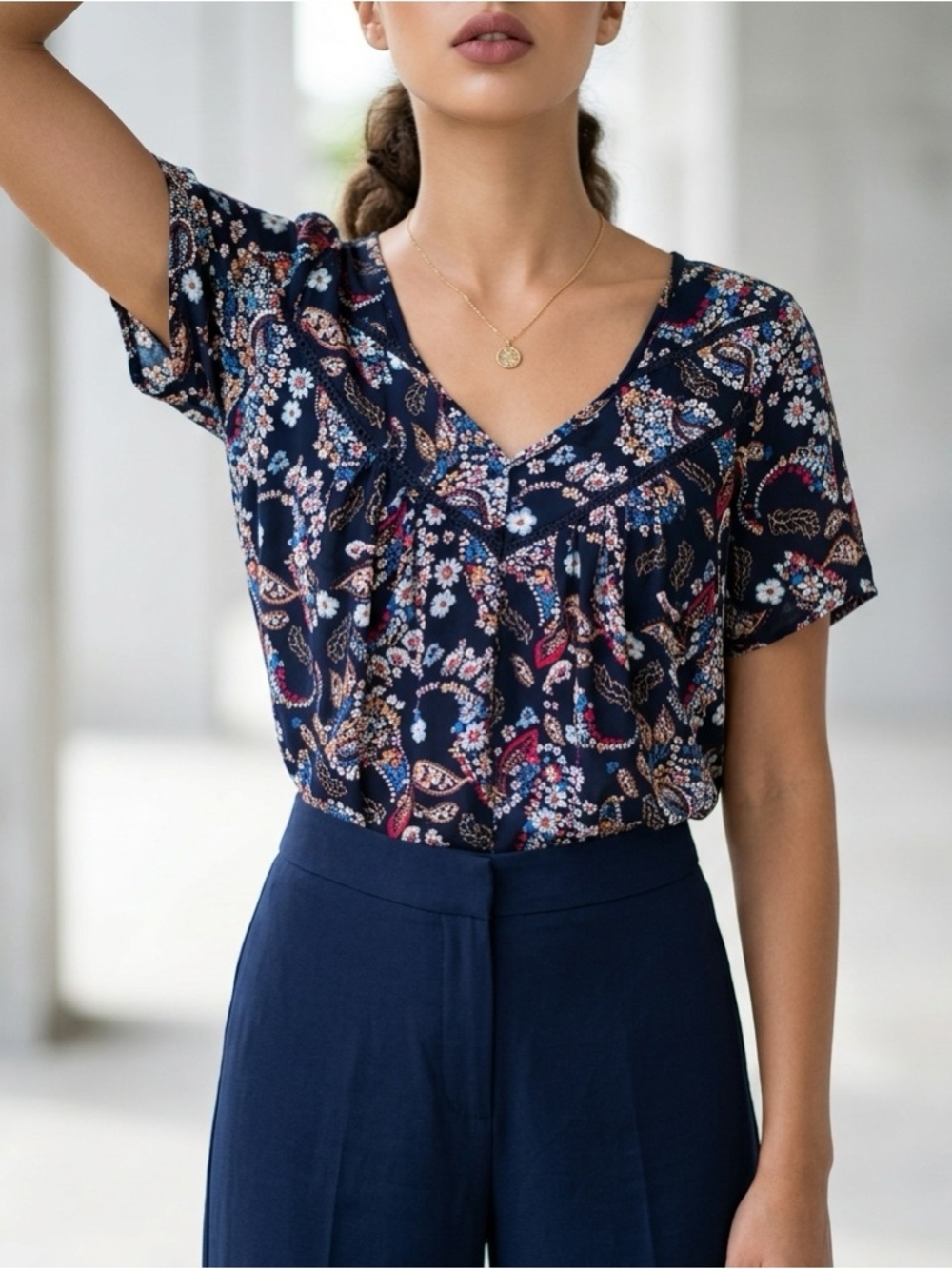 Sienna Sky Navy Paisley Floral Blouse | V-Neck | Size Small